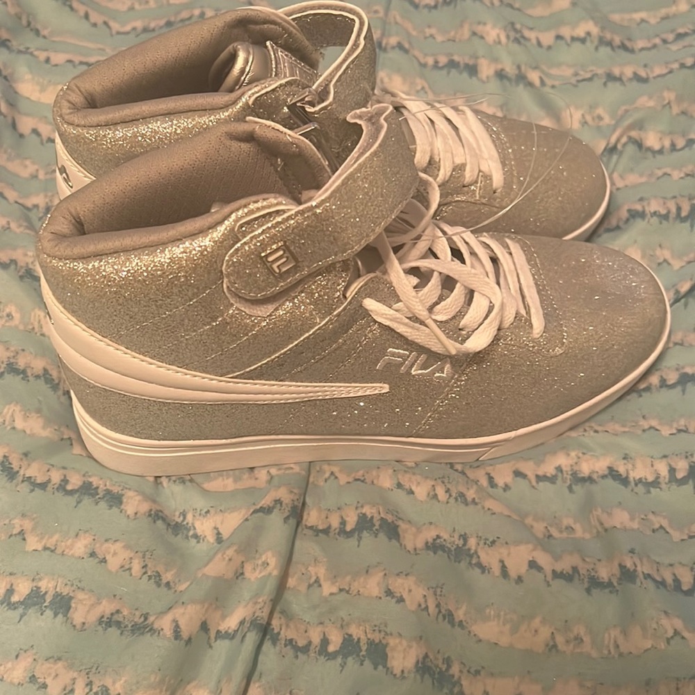 A new pair of silver filas